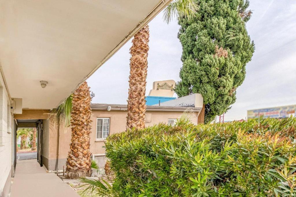 Oyo Gateway Vegas North Strip/fremont St. Area Hotel