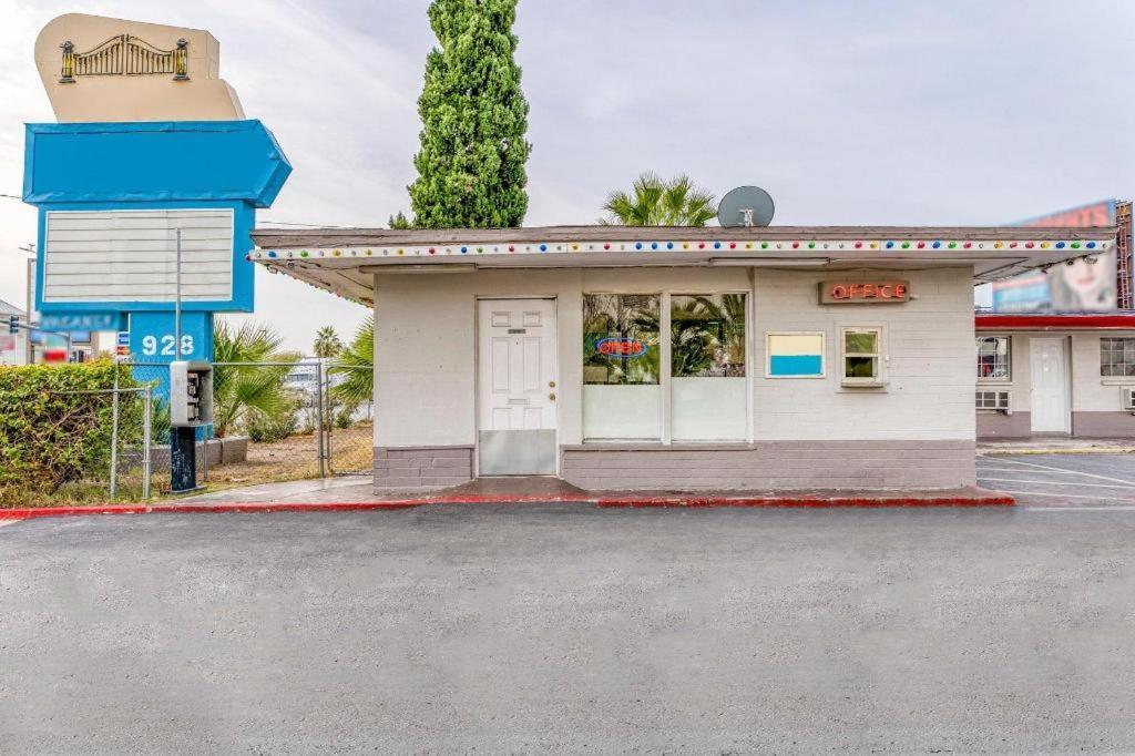 Oyo Gateway Vegas North Strip/fremont St. Area 2*