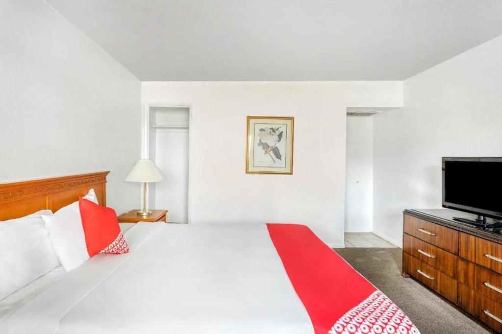 Oyo Gateway Vegas North Strip/fremont St. Area 2* Las Vegas