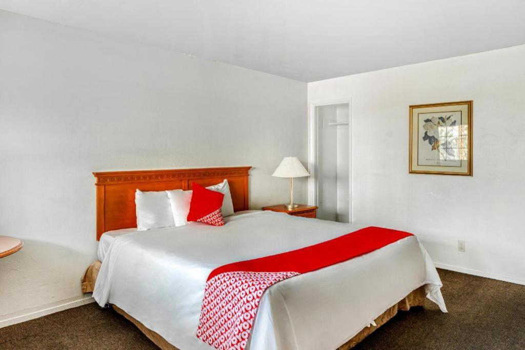 Oyo Gateway Vegas North Strip/fremont St. Area Hotel 2*