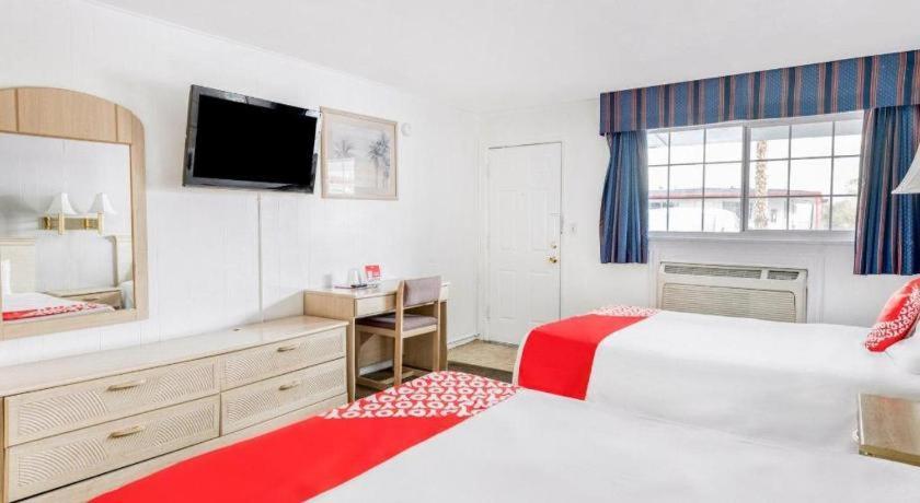 Oyo Gateway Vegas North Strip/fremont St. Area 2* Las Vegas