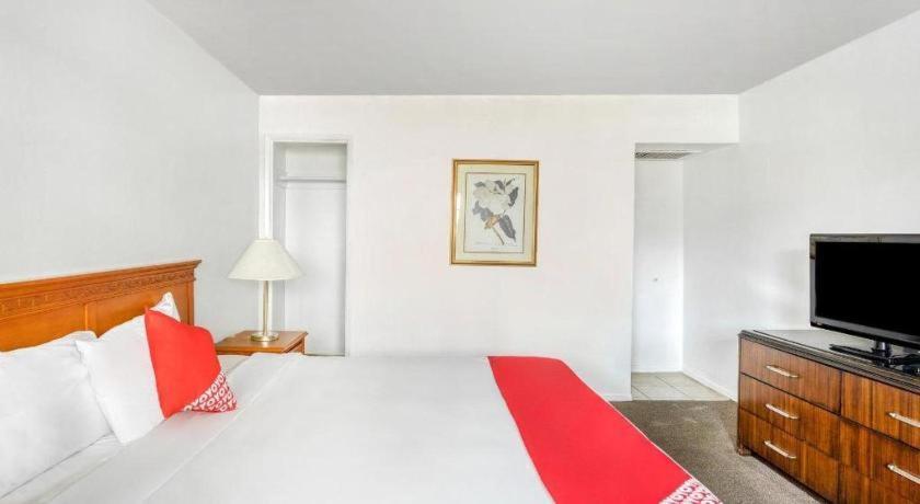 Oyo Gateway Vegas North Strip/fremont St. Area Hotel Las Vegas