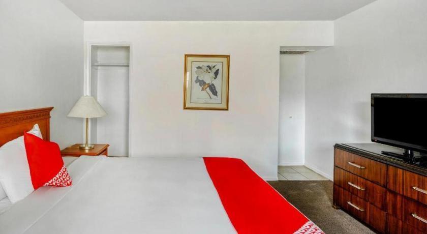 Oyo Gateway Vegas North Strip/fremont St. Area Hotel